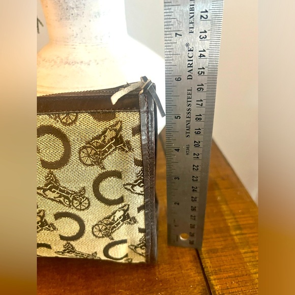 Celine Horse Carriage Vintage Clutch (with COA) - Picture 10 of 12